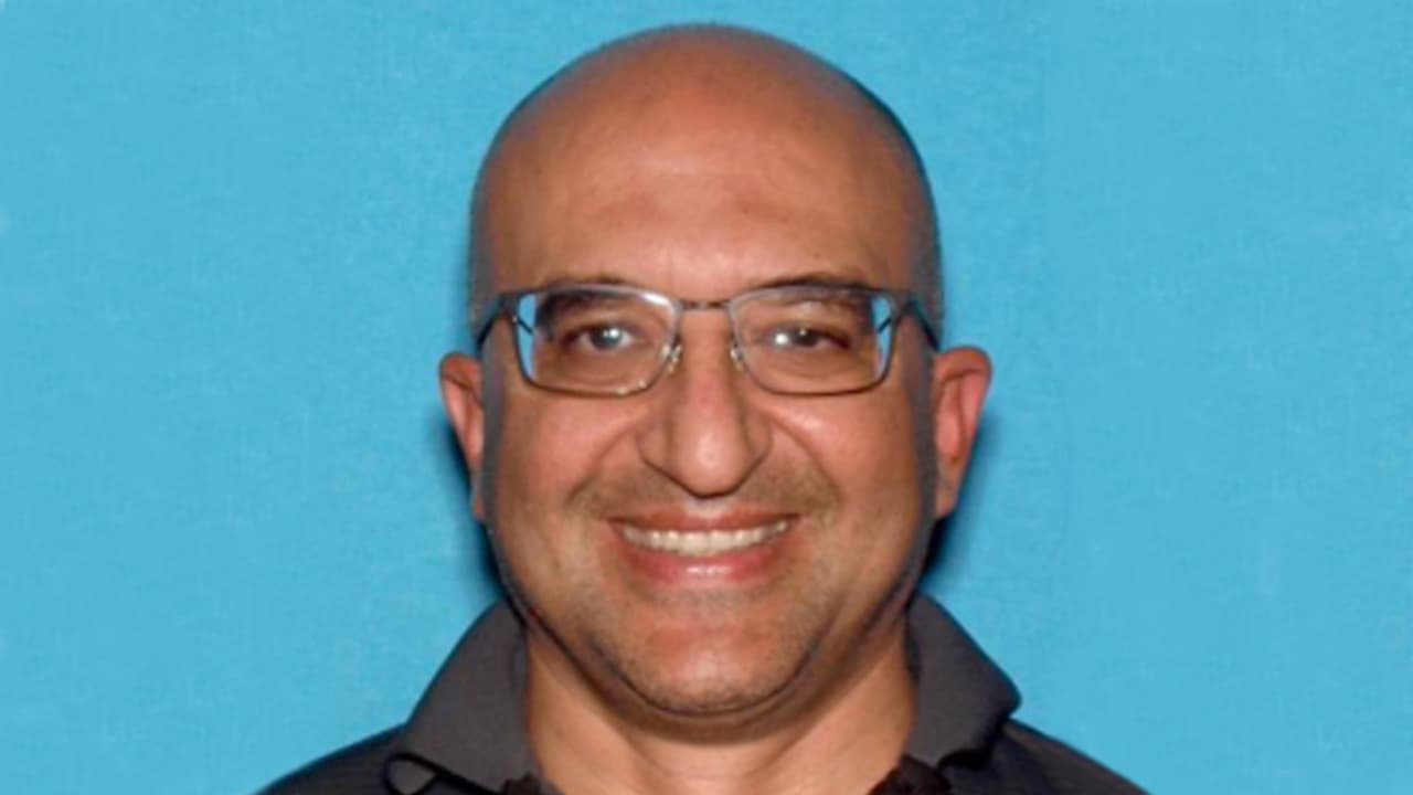 Acusan a empleado de Colegio Comunitario por tener sexo con menores que conoció en redes sociales