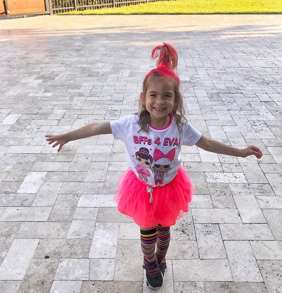 Alan Tacher y Cristy Bernal se divirtieron todo el fin de semana y uno de los sucesos que los llenó de risas fue cuando Michelle llevó un peinado loco a la escuela.