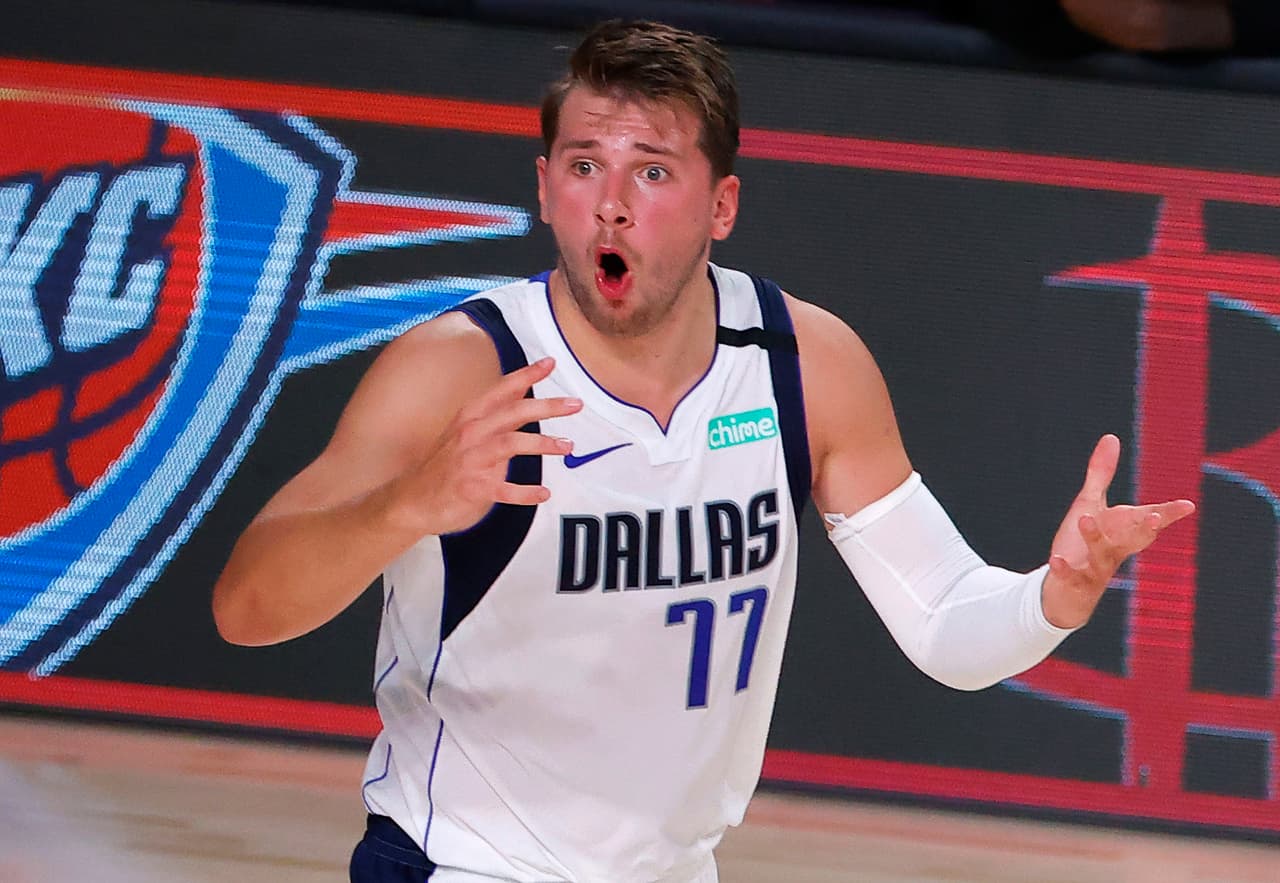 Luka Doncic anotó 42 puntos en su partido debut de los playoffs.