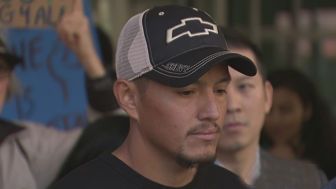 Dan unos días más de alivio a inmigrante de Chicago en peligro de deportación