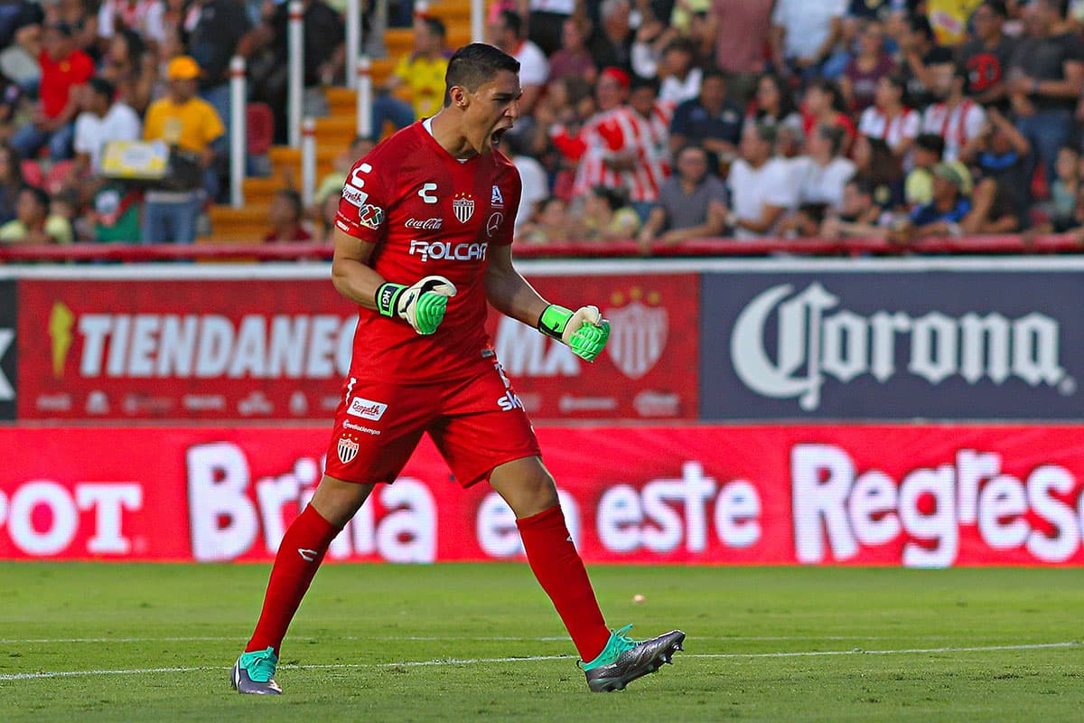 Pero Brian Fernández marcó, a los 74', el 2-1 definitivo para Necaxa, gol celebrado por el arquero de los Rayos, Hugo González.