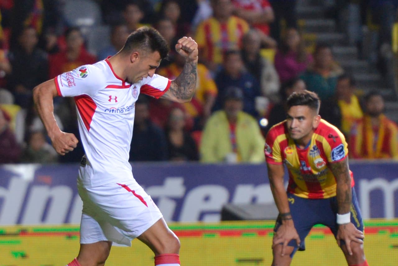 Antes de finalizar la primera parte apareció por segunda ocasión el atacante argentino de los mexiquenses y puso por primera vez en ventaja a su equipo tras un disparo de izquierda al 43'.