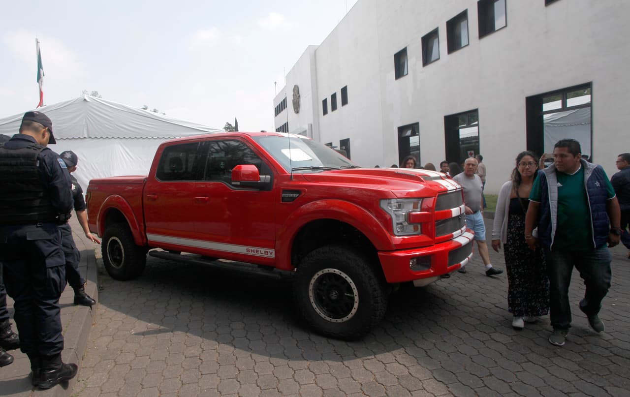 <b>Ford Shelby F-150 2016</b>
<br>Precio original: US $100,000
<br>Precio de subasta: US $99,685 (MX $1,912,514)
<br>
<br>