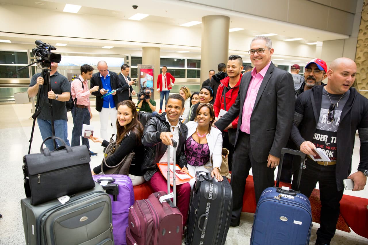 A diferencia de Veidy, la mayoría de los recién llegados no tiene familia en el país y serán redistribuidos por el gobierno a diferentes ciudades. Como sucede con los doctores que llegan de otros países, deberán revalidar su título si quieren ejercer la medicina en EEUU, pero todos dicen llegar con ganas de trabajar hasta conseguir desarrollarse en su profesión.