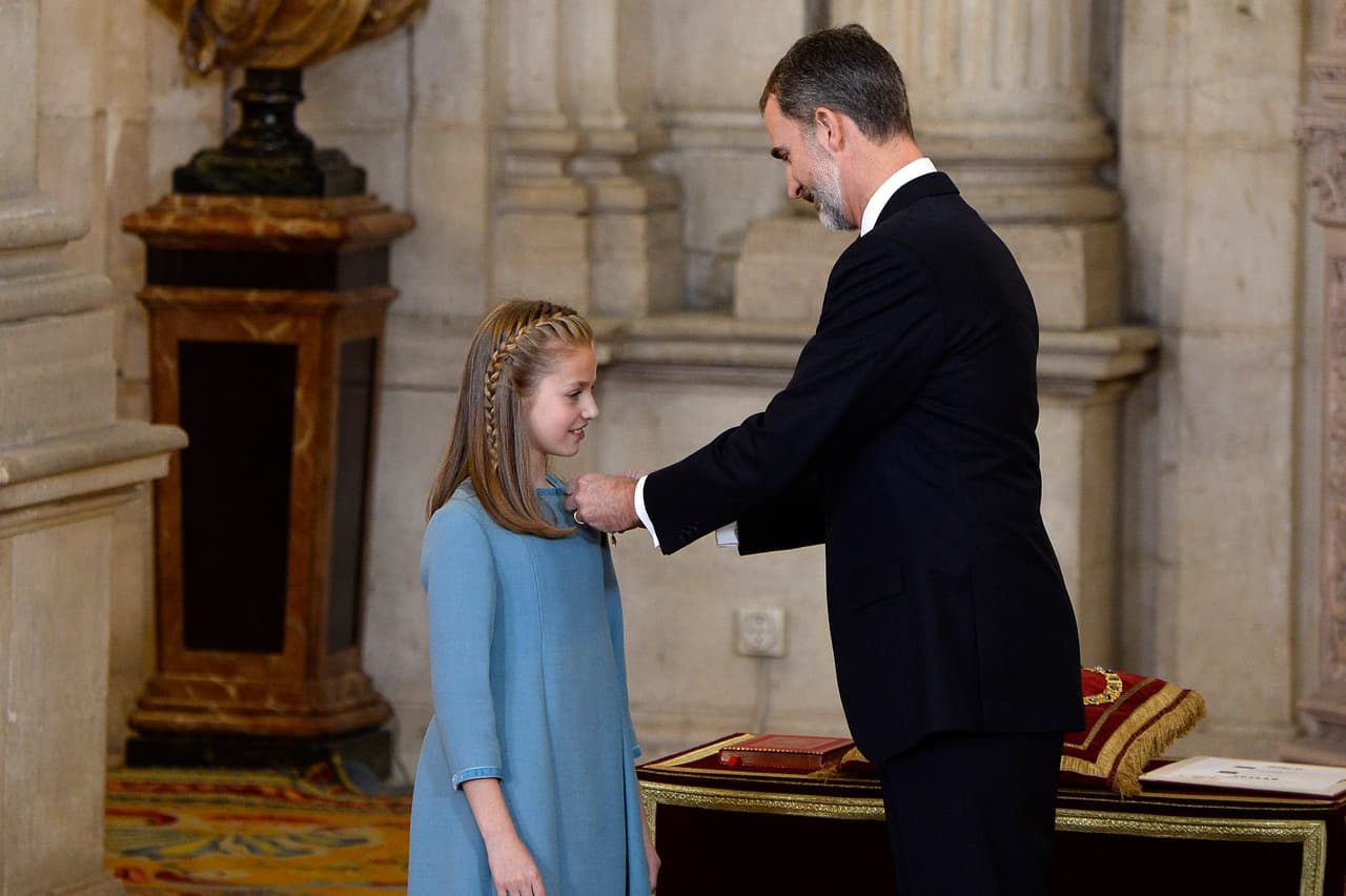 En el caso de la mayor resaltan aún más sus apariciones, pues sus obligaciones con la corona son mayores. La joven se convirtió en princesa de Asturias el 19 de junio de 2014, luego de que su abuelo, el rey Juan Carlos, tomó la decisión de abdicar.
<br>