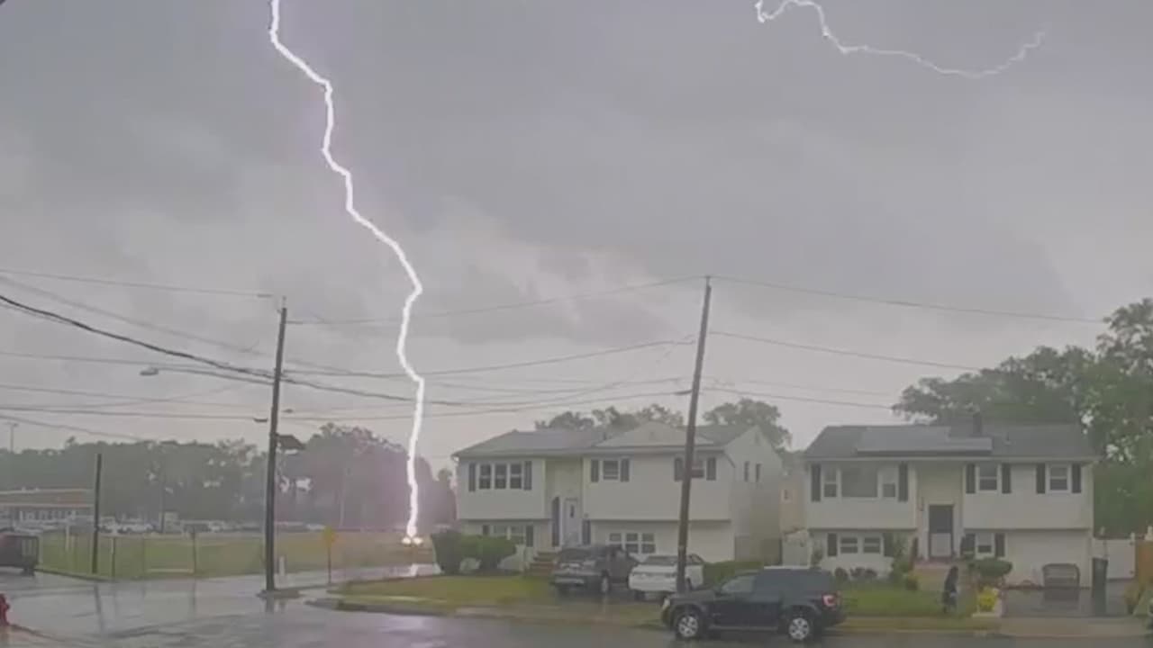 Hombre resulta lesionado tras caerle un rayo mientras trabajaba en su casa en Nueva Jersey