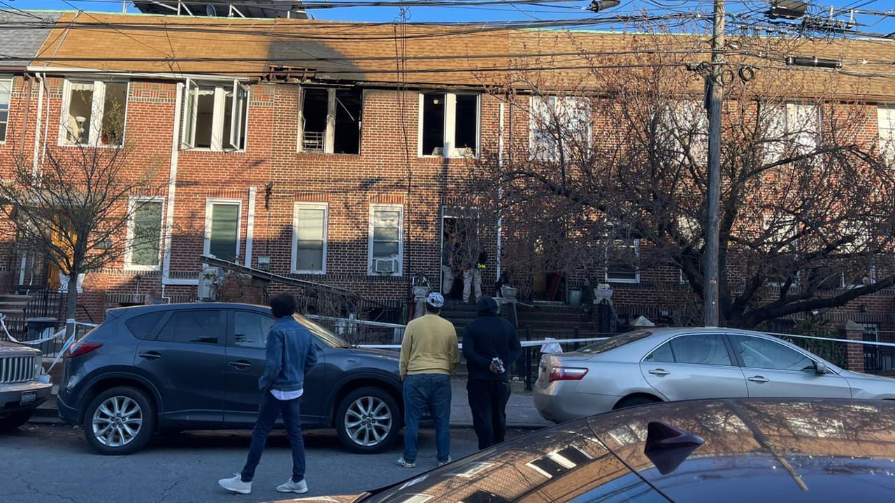 Incendio en una casa de Queens deja 2 niños muertos