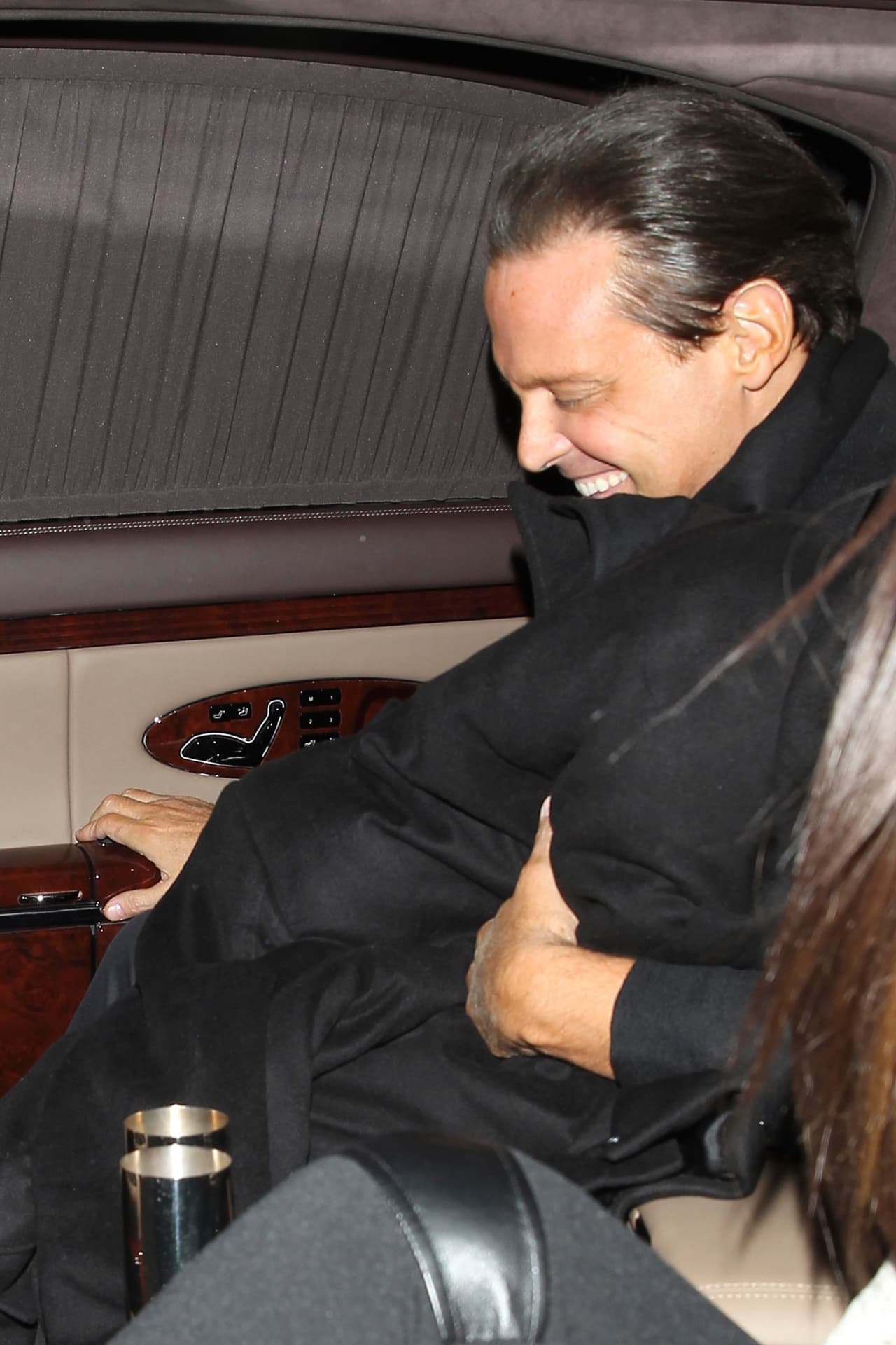 OMG! Ahora sí 'El Sol' se puso feliz, ¿qué traería entre manos?