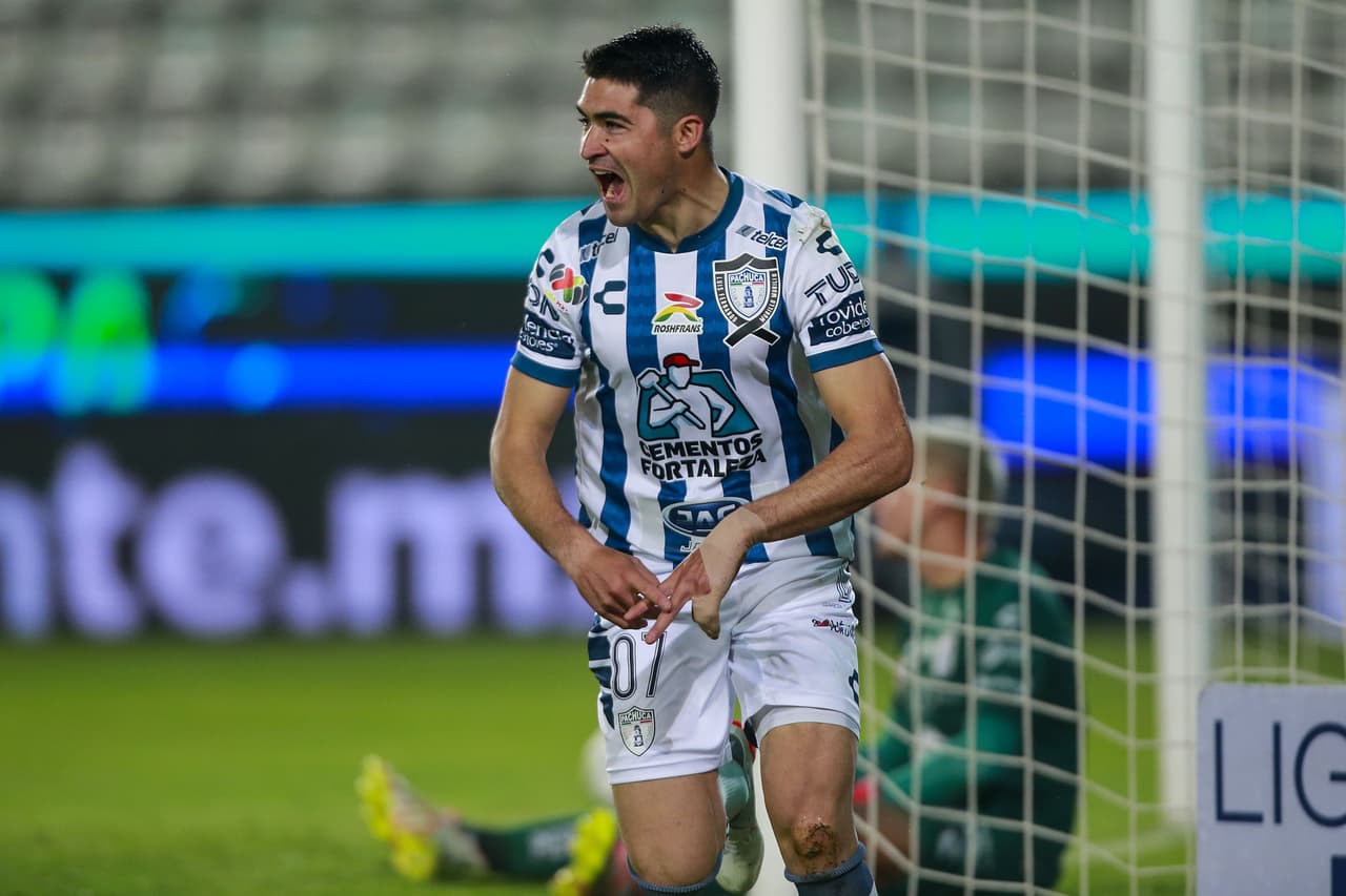 Los Tuzos se fueron con ventaja al descanso tras los tantos de Nicolás Ibáñez y Luis Chávez, pero Ángel Sepúlveda rescató el empate para los Gallos; José Angulo había adelantado a los visitantes.