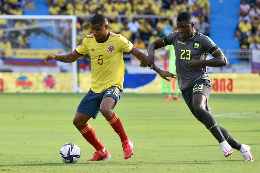 Con polémicas del VAR, Colombia y Ecuador no logran romper el empate 0-0 y se conforman con un punto.