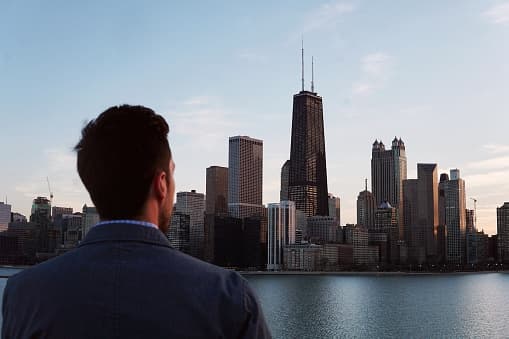 <b>Qué necesito saber</b>
<br>Necesita pedir una cita para entregar sus documentos de impuestos. Puede hacerlo 
<a href="https://ladderupfreetaxappointments.as.me/schedule.php " target="_blank">aquí </a>
<br>o llamando al 
<b>(312) 588-6900</b>
<br>