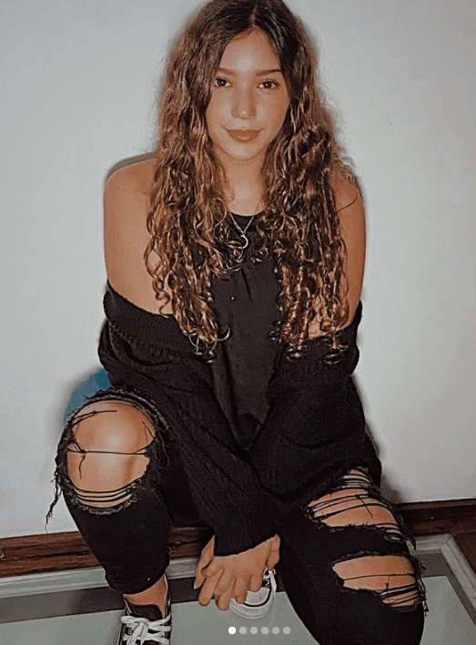 Con 'Raíces', su proyecto musical, Mia interpreta éxitos del ex-Timbiriche, como 'Dame amor' y 'Muriendo lento', y temas inéditos.