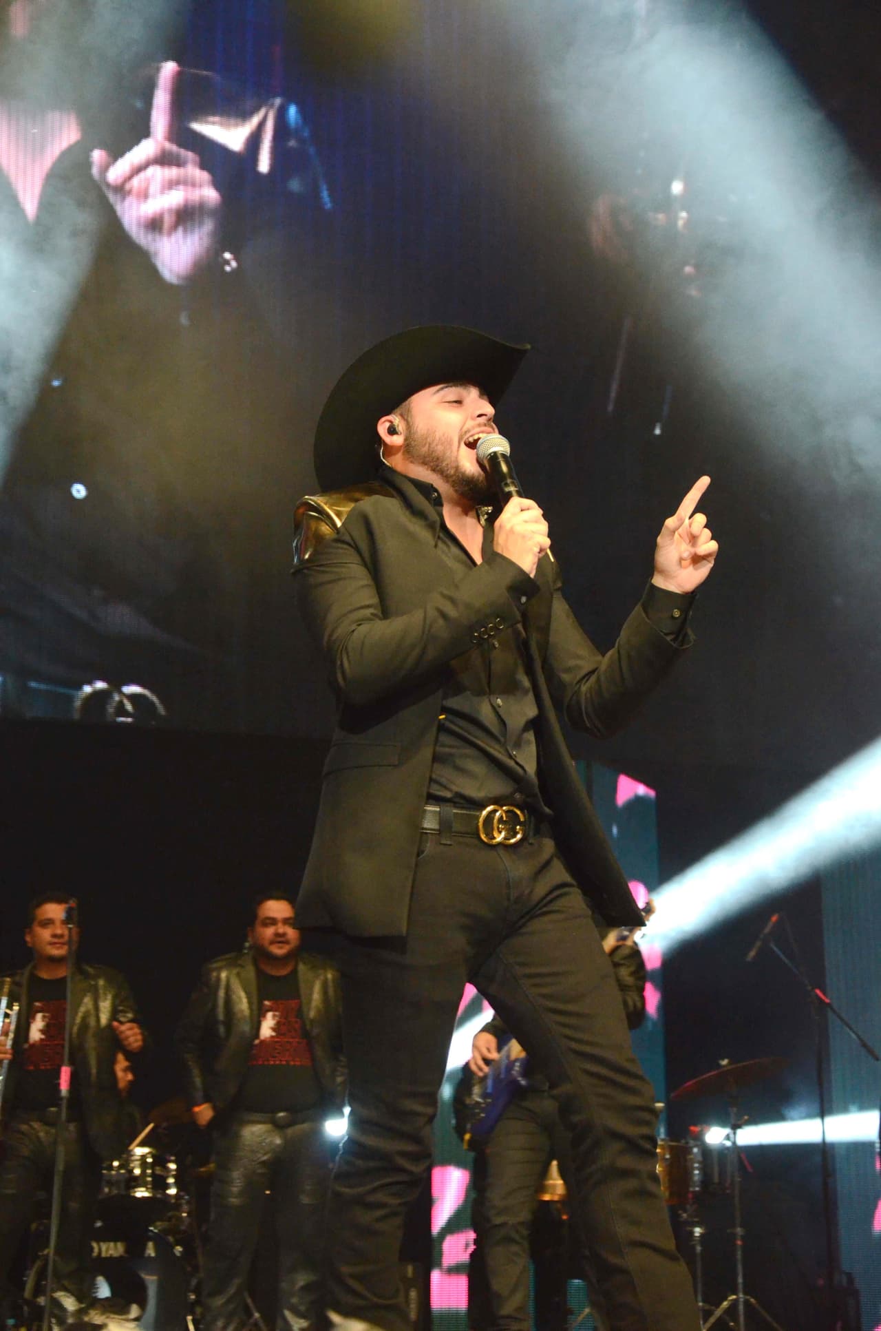Gerardo Ortiz también estará en: Wichita, Kansas (27 de julio), Liberal, Kansas (28 de julio), Pico Rivera, California (12 de agosto), Irving, Texas (31 de agosto), Laredo, Texas (1 de septiembre), Denver, Colorado (12 de octubre), Kansas City, Misuri (13 de octubre), Cedar Park, Texas (2 de noviembre) y finalmente, Hidalgo, Texas (3 de noviembre).