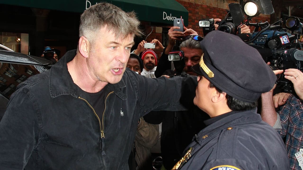 Alec Baldwin ha tenido varios momentos de ira contra periodistas y fotógrafos.