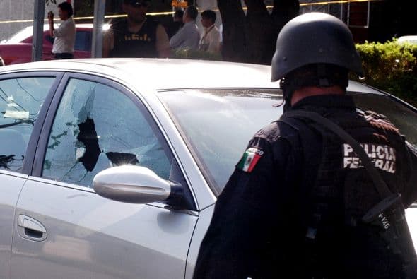 Las autoridades de la norteña entidad mexicana de Nuevo León desmantelaron una banda de 24 presuntos secuestradores y asesinos al servicio del cártel narcotraficante de El Golfo. Ver toda la información