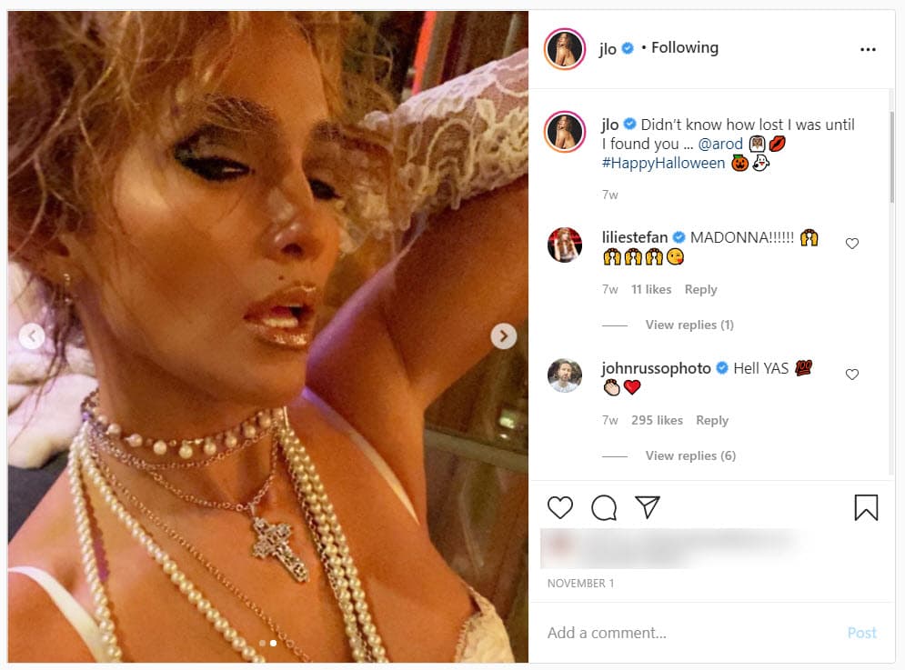 En la publicación que hizo en Instagram compartió un fragmento del tema: "Didn't know how lost I was until I found you... A-Rod. Happy Halloween!", se lee.
<br>