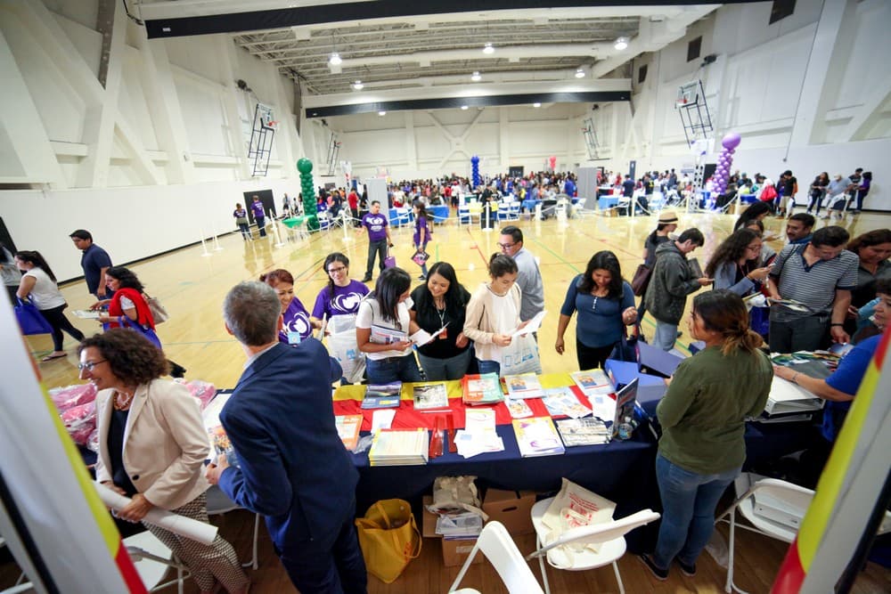 Como todos los años, Univision realizó su ya tradicional Feria de la Educación, el 15 de octubre de 2016, por primera vez en los terrenos de CalState Northridge. Decenas de miles de padres e hijos asistieron al mayor evento educativo de la comunidad hispana estadounidense.