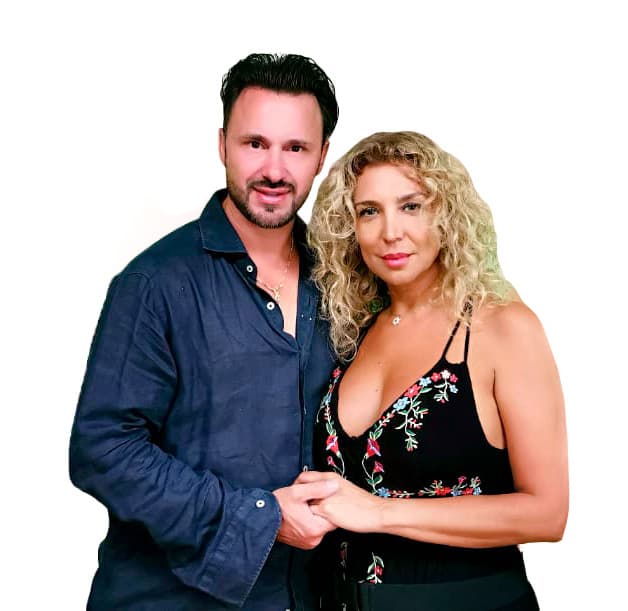 El famoso exnovio de 
<b>Laura Bozzo</b>, 
<b>Cristian Zuárez,</b> rehizo su vida amorosa al lado de 
<b>Adriana Amiel</b>.