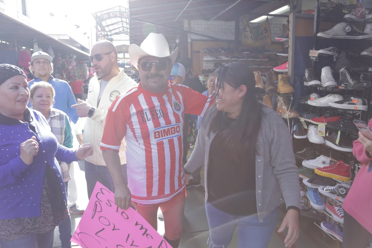 Los locutores pararon el tráfico de los callejones de Los Ángeles con su presencia.
