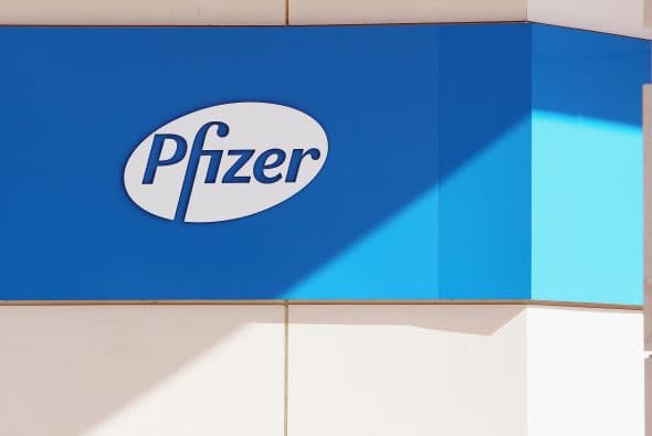 PFIZER- La mayor farmacéutica del mundo anunció que en 2011 el beneficio neto del grupo avanzó 21% a 10 mil millones de dólares, o 2.31 dólares por acción. En el cuatro trimestre en tanto, la ganancia neta del grupo bajó 50% con relación a igual período de 2010, a 1,400 millones de dólares.