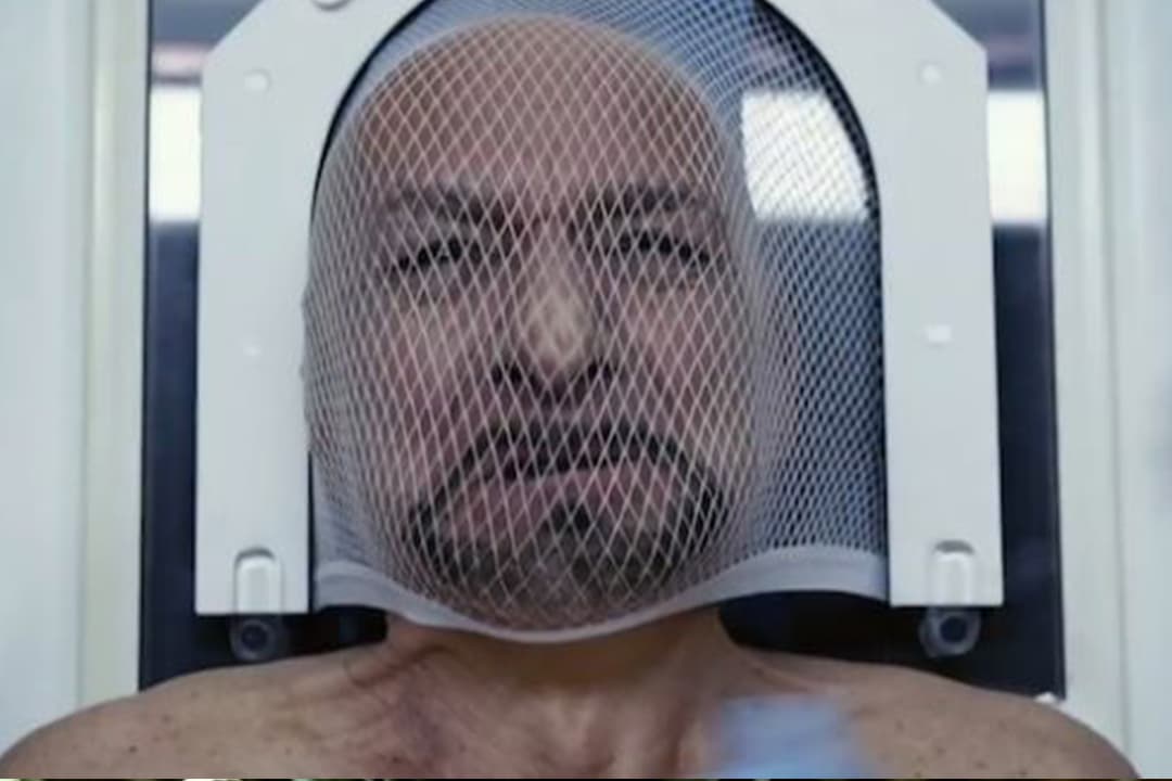 Ben Kingsley transfiere su mente en Selfless