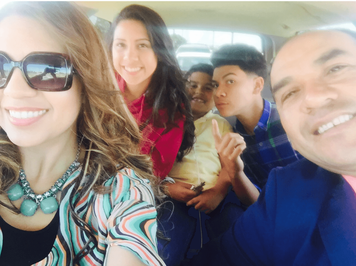 Ricardo le debe su éxito a su madre y se describe como un chico chistoso y humilde.