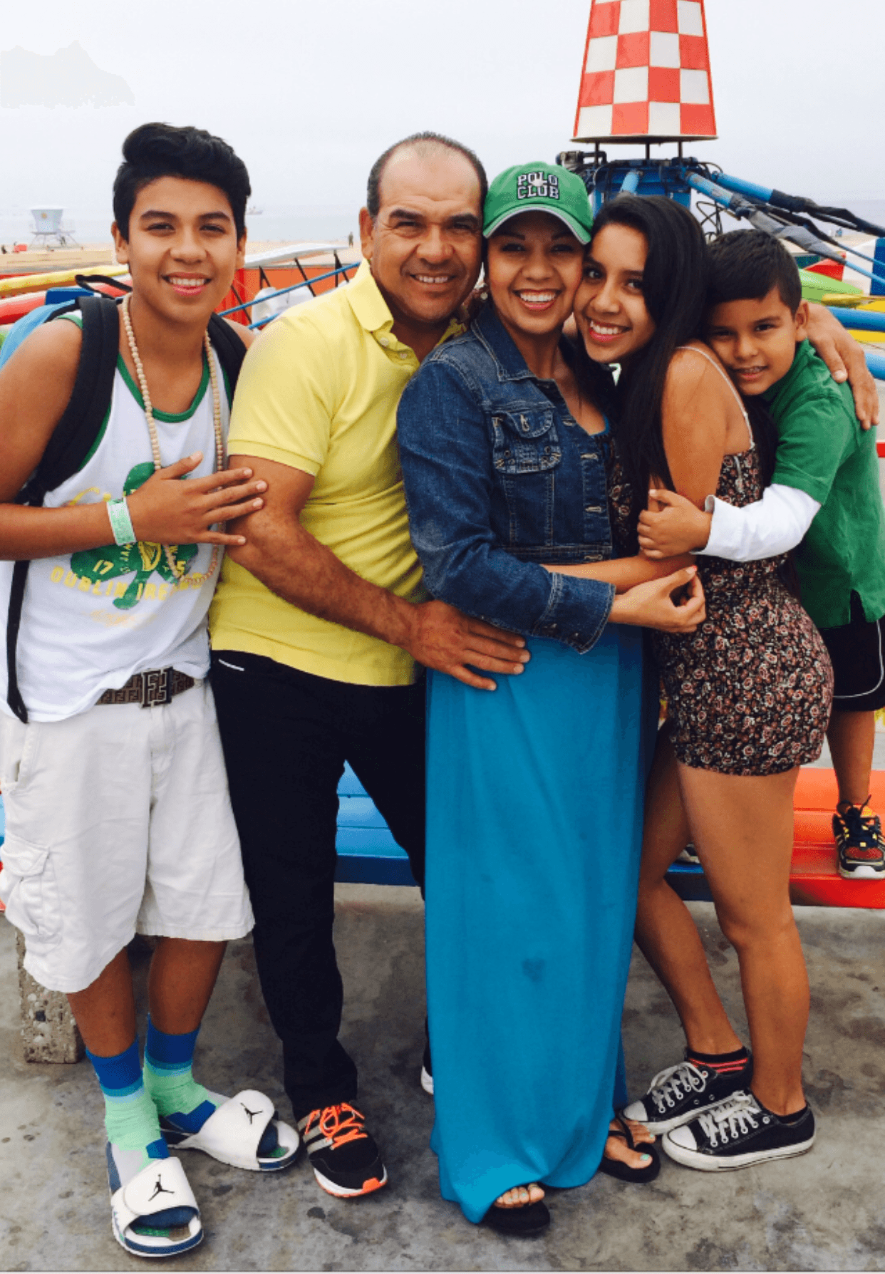 Ricardo le debe su éxito a su madre y se describe como un chico chistoso y humilde.