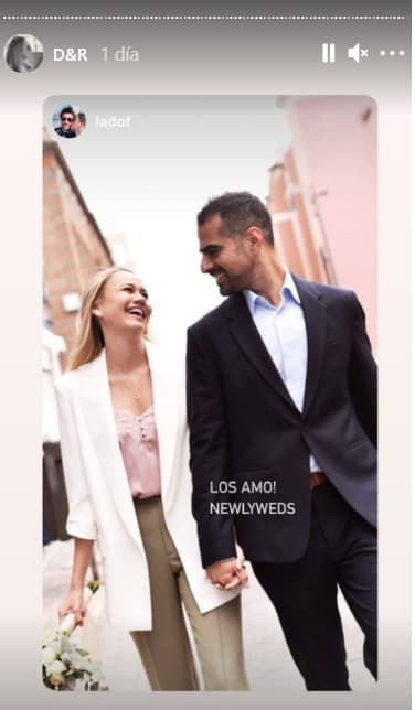 Y ambos retomaron algunas de las fotografías de su gran día captadas por sus invitados. "Los amo recién casados", decía una de las imágenes que Denise compartió en una historia de Instagram.