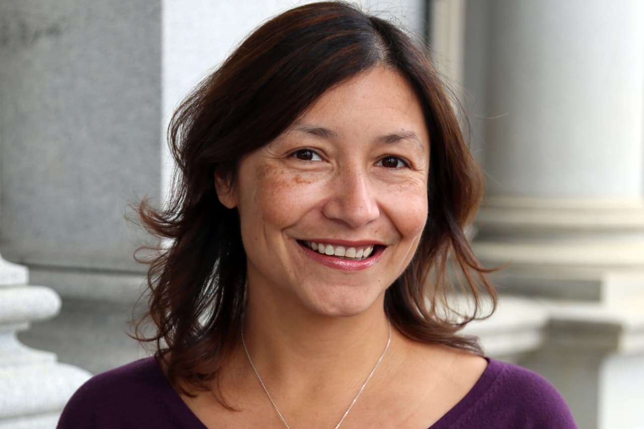 <b>Director de la Oficina de Asuntos Intergubernamentales: Julie Chávez Rodríguez. </b>Trabajó como subdirectora de campaña de Biden y antes había sido directora política nacional de la candidatura presidencial de la vicepresidenta 
<a href="https://www.univision.com/temas/kamala-harris"><u>Kamala Harris</u></a>. Rodríguez tenía un papel de alto nivel en el equipo de participación pública en la administración Obama. Esta posición no necesita confirmación del Senado. 
<br>