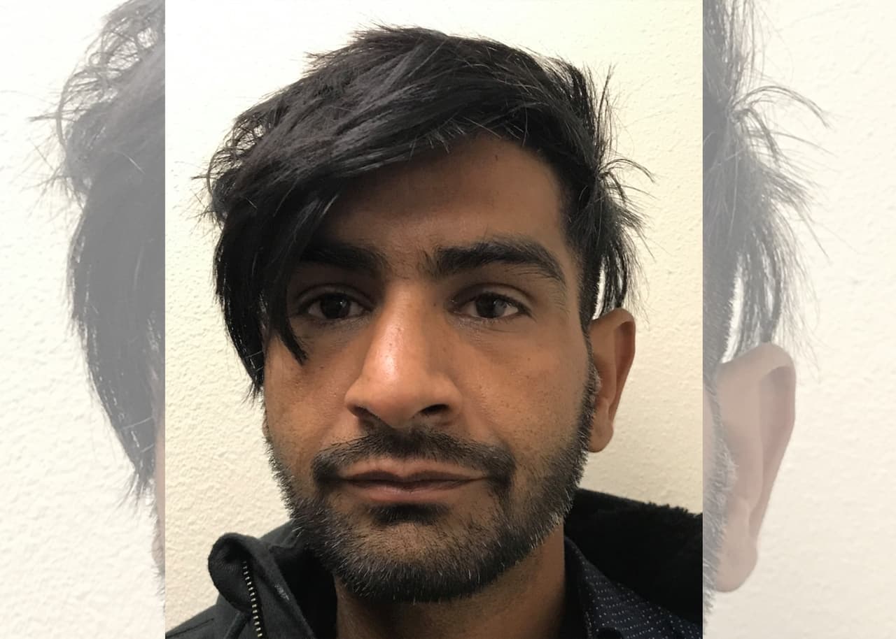 El sospechoso fue identificado como Hardev Singh, de 34 años, quien habría robad el vehículo para llegar a Fresno. El sujeto enfrenta cargos de secuestro y robo de automóvil.