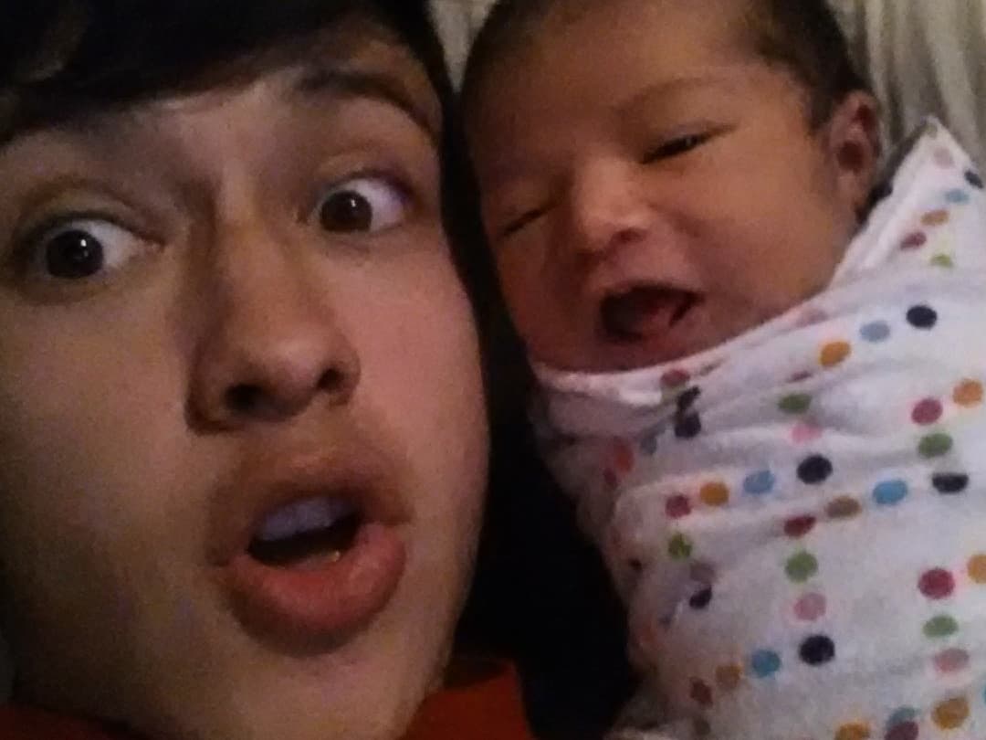 Su color favorito es el morado, le pone de mal humor no poder cantar y su momento más feliz fue audicionar en La Banda.