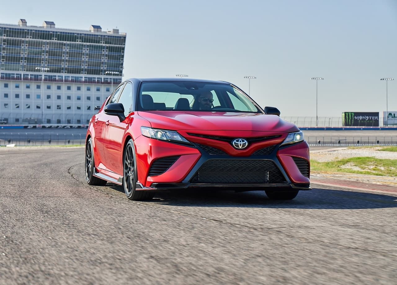 <h3 class="cms-H3-H3"><b>14 - Toyota Camry</b></h3>
<br>
<br>
<b>Porcentaje de dueños que mantuvieron el vehículo por más de 15 años:</b> 11%
<br>
<b>Comparado al promedio:</b> 1.4x