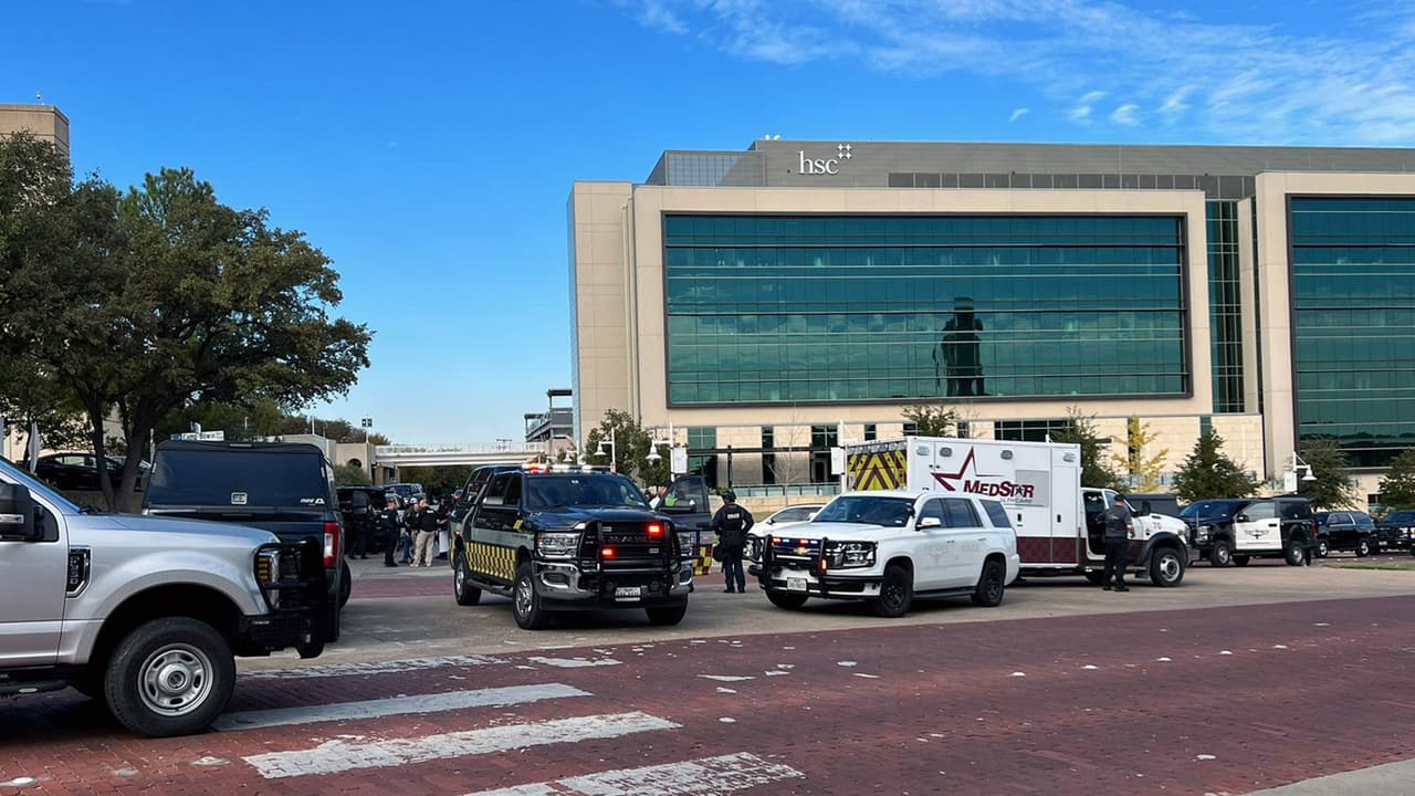Equipos de emergencia, decenas de policías, miembros del SWAT llegaron al lugar tras la emergencia.