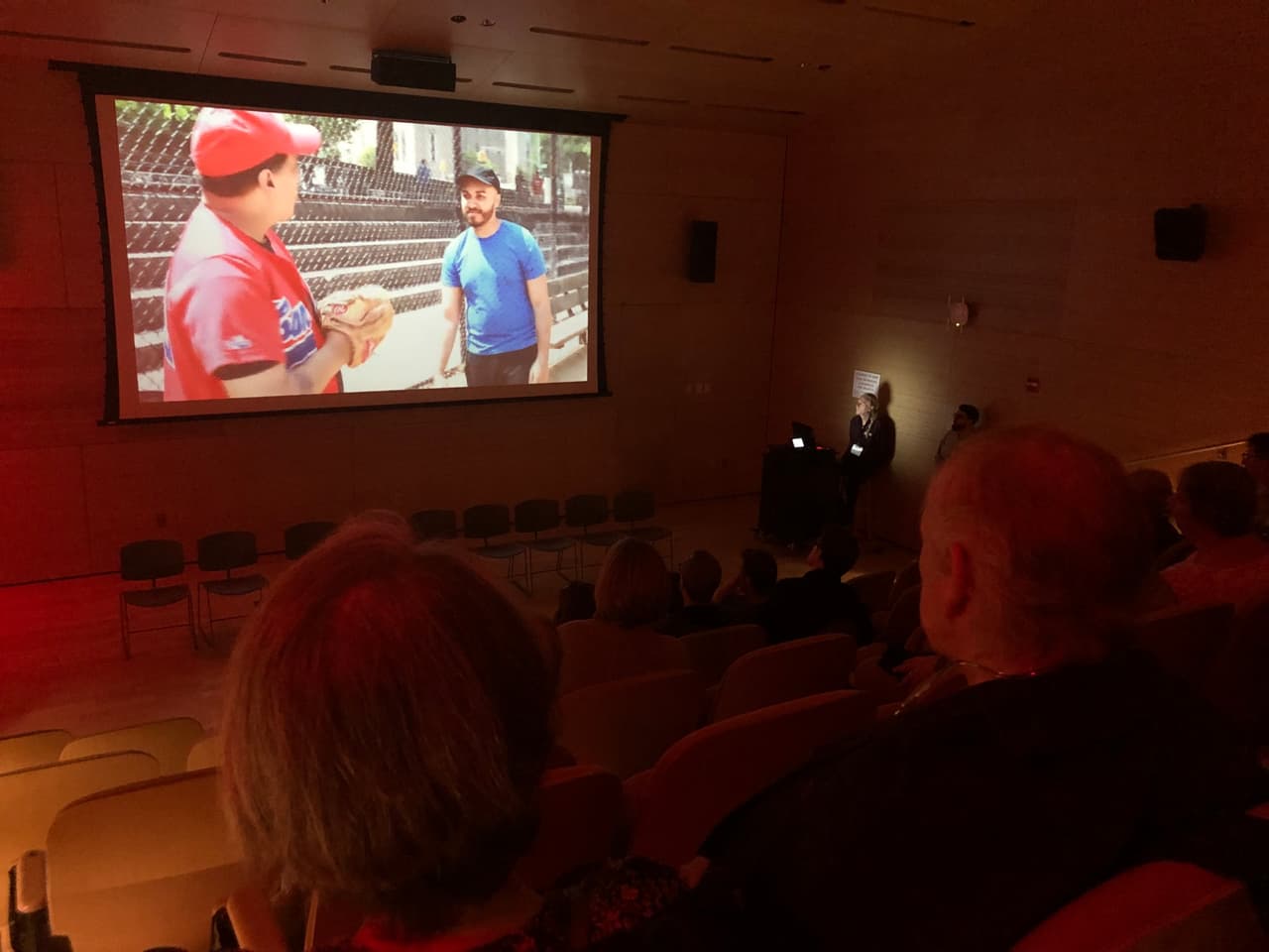 From Dad, to Bobby (De papá, a Bobby), dirigida por Miguel Medina, narra los recuerdos que tiene un joven de su padre.