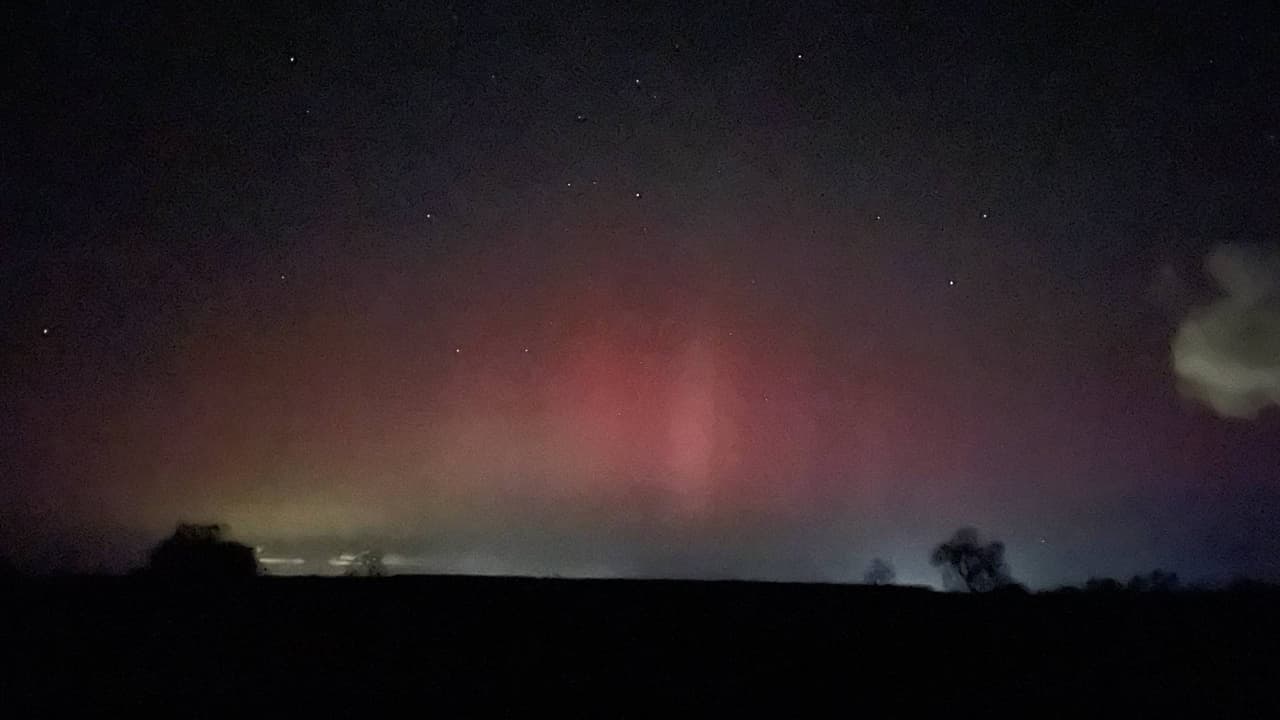 Captan aurora boreal en Sonoma. ¿Por qué las luces del norte se están desplazando hacia el sur?