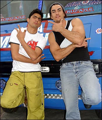 Este mecánico era muy noble y trabajador. ¿Te gusta cómo se ve 
<b><a href="http://www.univision.com/temas/david-zepeda">David Zepeda</a></b> con ese 
<i>look</i>?