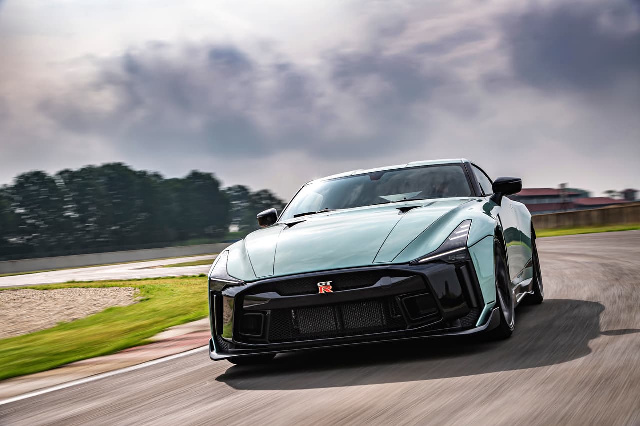Siguiendo las huellas del éxito del espectacular concepto Nissan GT-R50 by Italdesign presentado en junio 2018 para celebrar 
<b>los primeros 50 años del Nissan GT-R</b>, Nissan ofreció una sorprendente versión de producción del concepto. (Foto: Nissan GT-R50 by Italdesign)