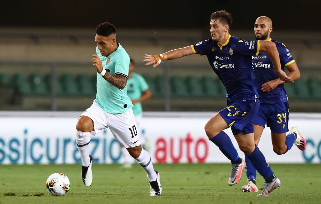 Aunque Inter dominó el segundo tiempo y estaba cerca de marcar el tercero, Veloso emparejó el partido al 86’. Remató sólo desde fuera del área, ningún volante de Inter le presionó.