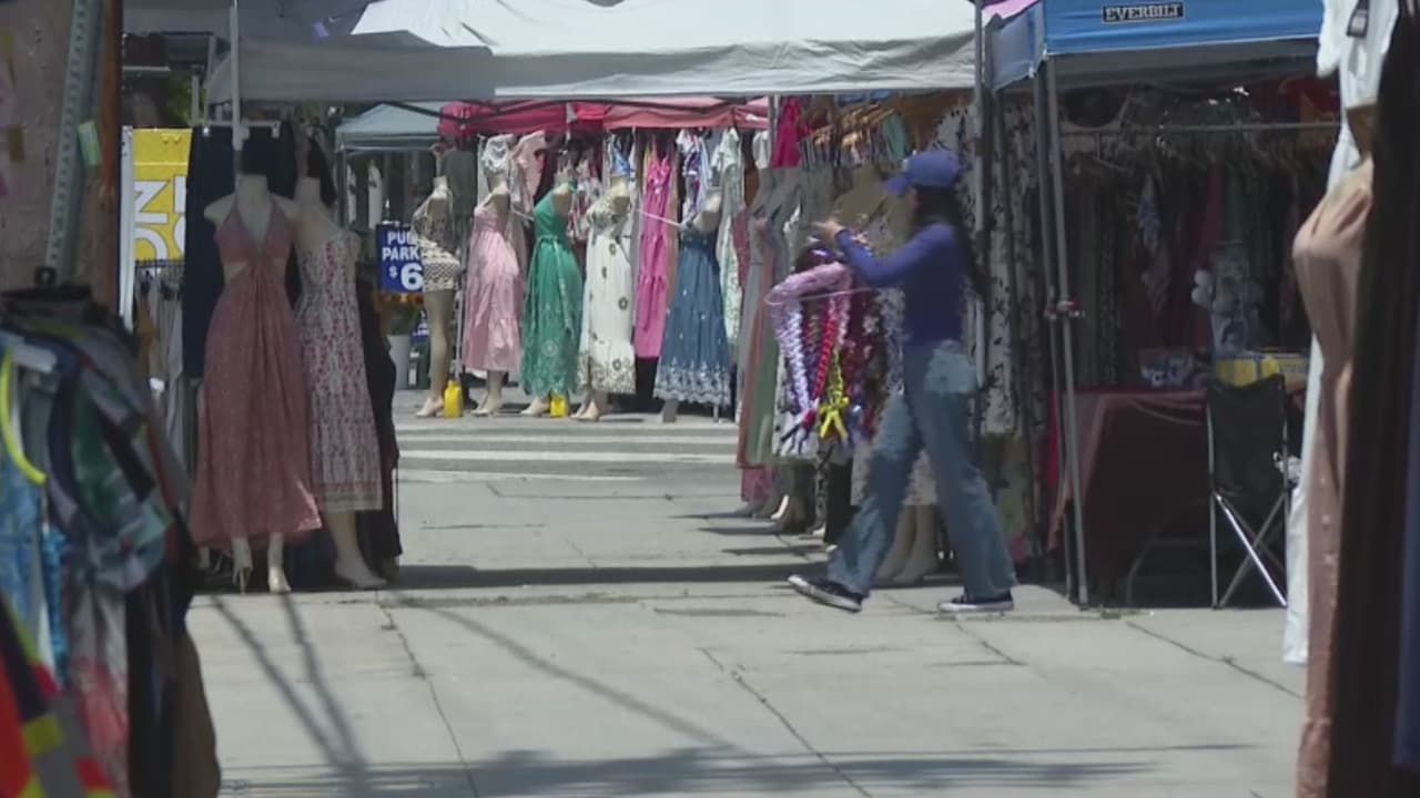 A un año de las redadas migratorias en Los Ángeles, comerciantes reportan consecuencias devastadoras
