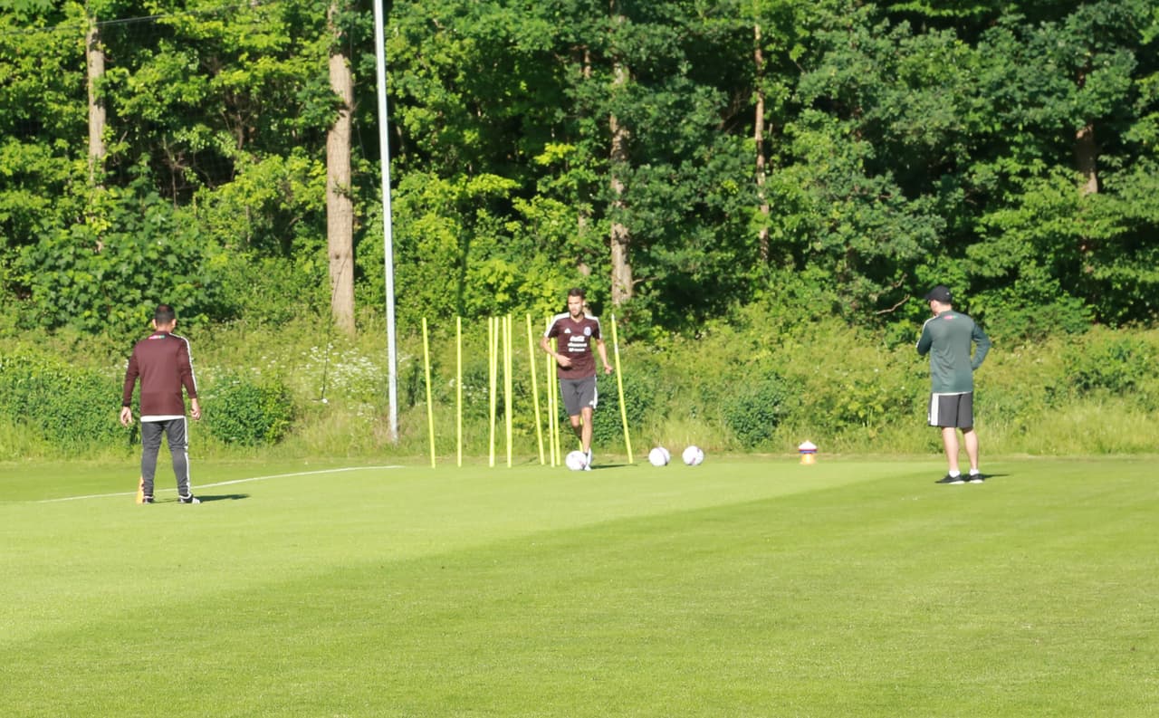 Habrá que esperar si la imagen de Diego Reyes en las prácticas de México cambiará con la cercanía al Mundial para que esté con el grupo o si al final será la sentencia de su salida del Rusia 2018.