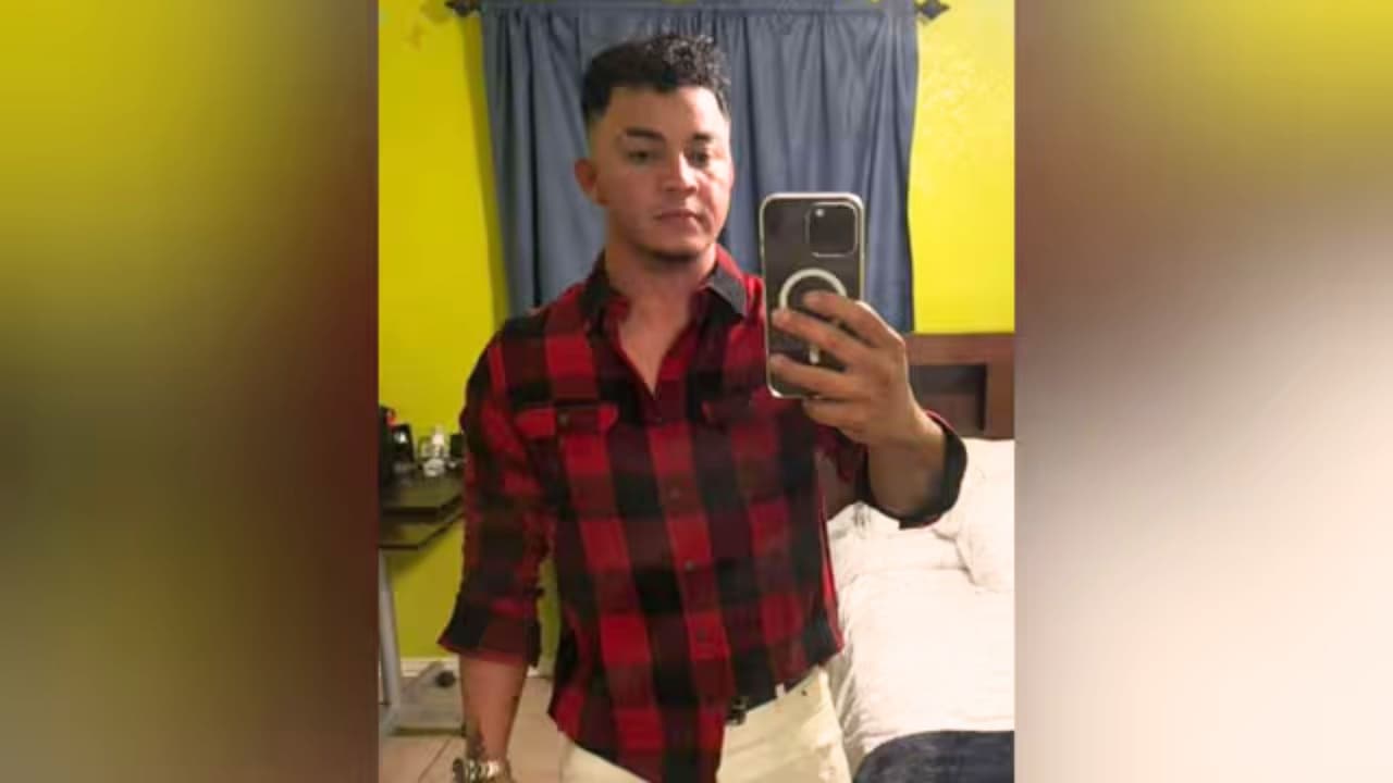 <b><a href="https://www.univision.com/local/san-antonio-kwex/quinta-victima-tragedia-migrante-laredo-josue-valdes-zeron-hondureno-muerto-tren-texas-migrantes-fallecidos-dallas" target="_blank">Josué Valdés Zerón, un hondureño originario de Nacaome, Honduras</a>,</b> fue identificado como una de las víctimas de la tragedia ocurrida dentro del vagón de tren en Laredo. 
<br>
<br>
<b>Su familia contó que había sido deportado en 2025, </b>pero decidió intentar regresar a Estados Unidos para volver a Dallas, ciudad donde vivió cerca de ocho años y trabajó en distintos oficios, incluido el lavado de autos. 
<br>
<br>Su prima, Emelin Rivera Avilez, relató que la familia supo de su viaje apenas horas antes. 
<b>“Me dijo que me quería mucho y que me cuidara”</b>, palabras que ahora su familia recuerda como una despedida.