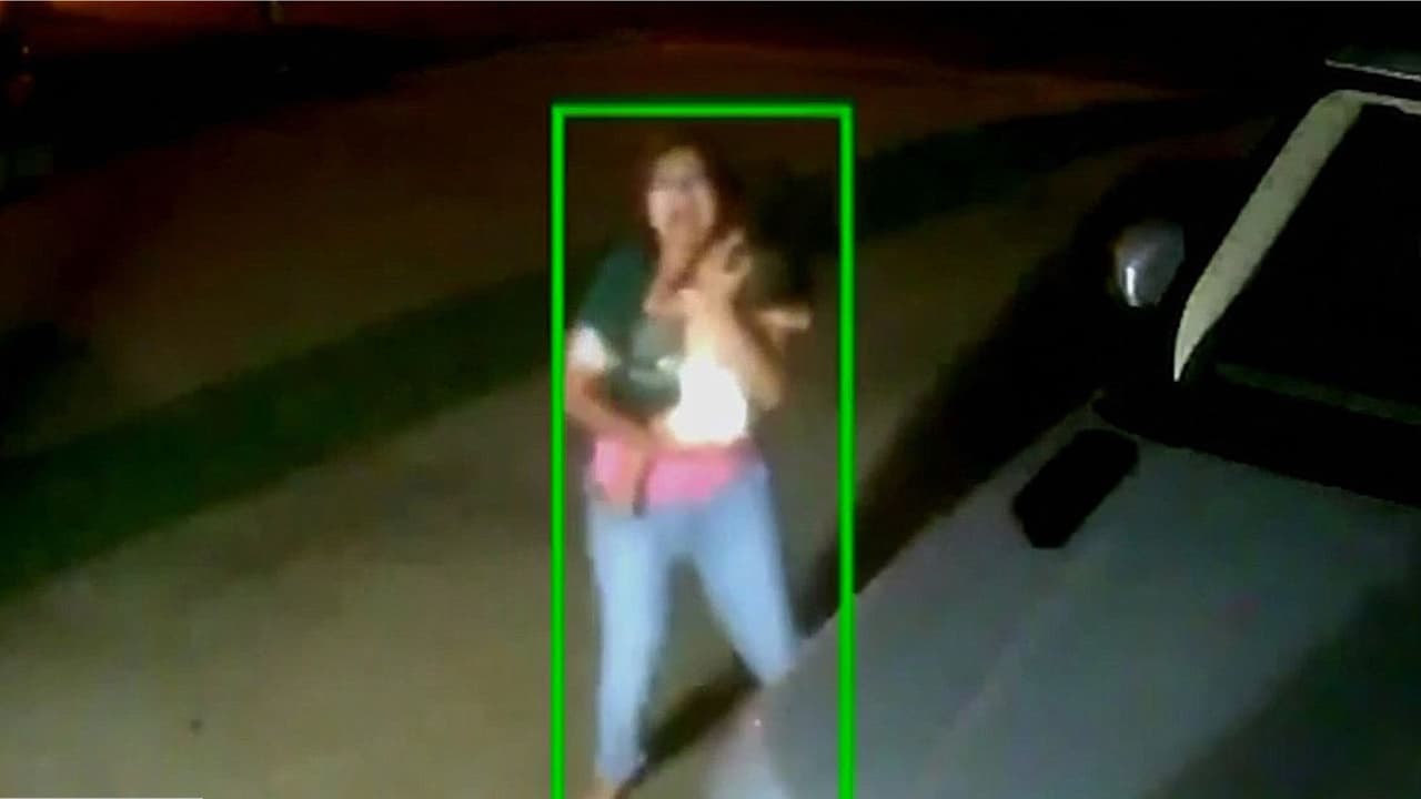 "No me quieren dar ni agua para él": Mujer embarazada es detenida con su hijo y denuncia malos tratos en Centro de Detención de ICE
