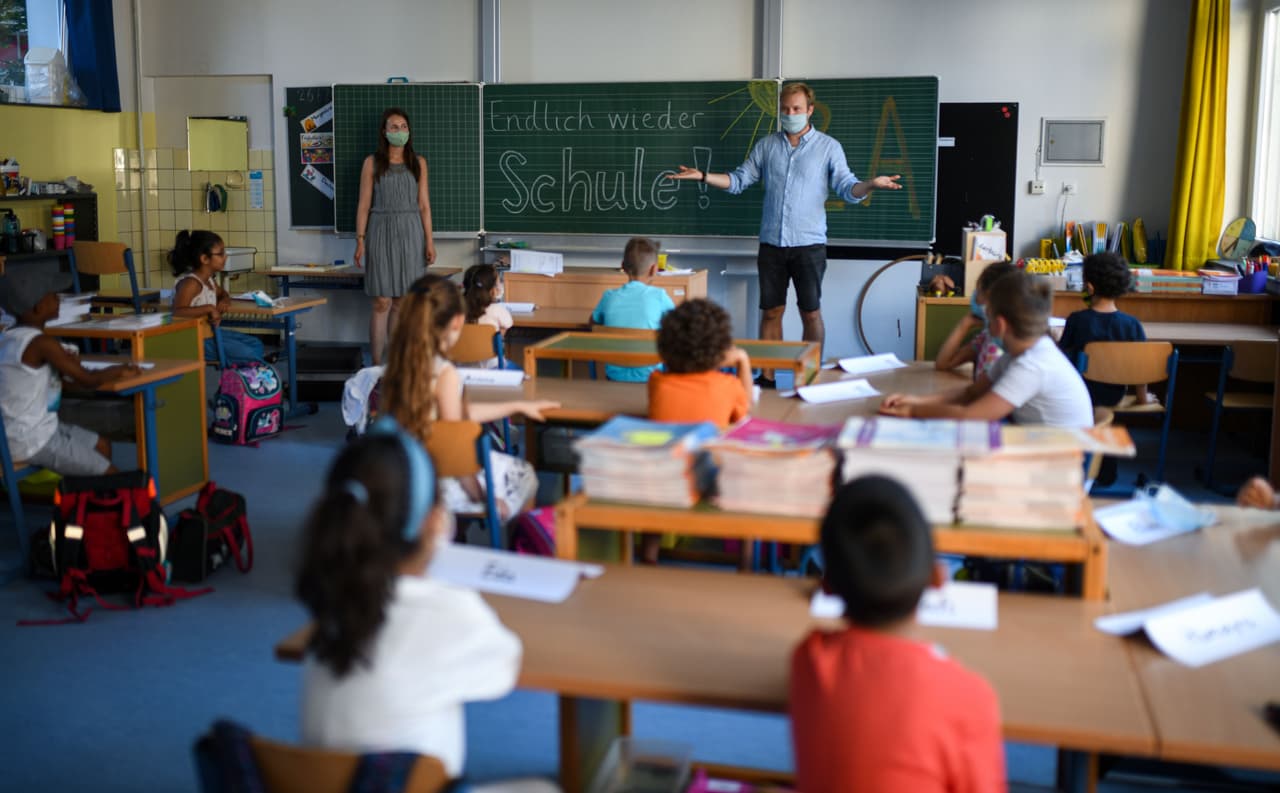 <b>Escuelas Públicas de IDEA</b>
<br>
<br>Los plantes se mantienen cerrados el jueves y viernes.