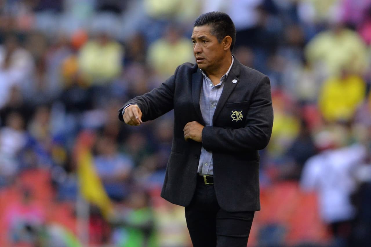 Ignacio Ambriz: "Aún no pasamos la tormenta"