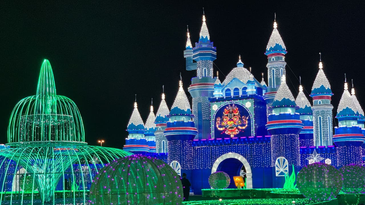 The Kingdom se encuentra en la puerta de entrada que es donde inicia este recorrido fantástico.