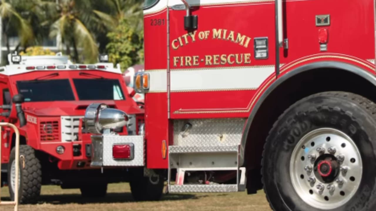 Se incendia bote en la Marina de Miami Beach: Las causas están bajo investigación