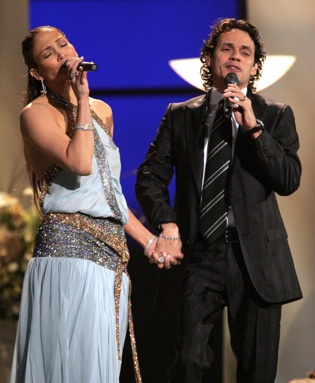 En 2005, y a unos meses de haberse casado, Jennifer Lopez y Marc Anthony se presentaron en la entrega número 47 del GRAMMY.