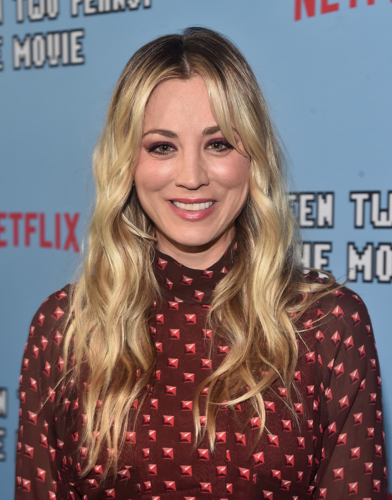 <b>#8 Kaley Cuoco</b>
<br>La actriz reconocida por su rol en ‘The Big Bang Theory’ es una experta en equitación. Su talento le ha valido varios premios en salto ecuestre. No obstante, este deporte casi le hace perder su pie izquierdo.