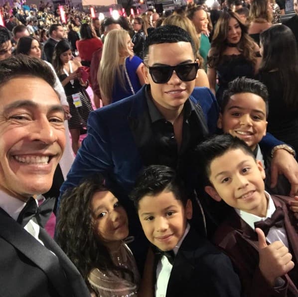 El cantante de reggaetón, J Álvarez fue otro de los famosos que se robó la admiración del #TeamPequeFlow.