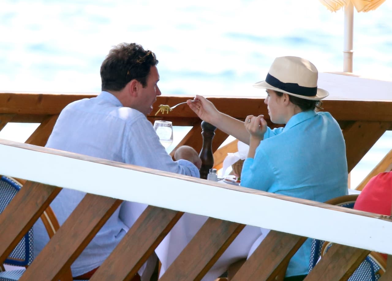 La pareja ha expresado que lo suyo fue 
<b>"amor a primera vista"</b>. Se conocieron hace ocho años, mientras esquiaban en los Alpes suizos.